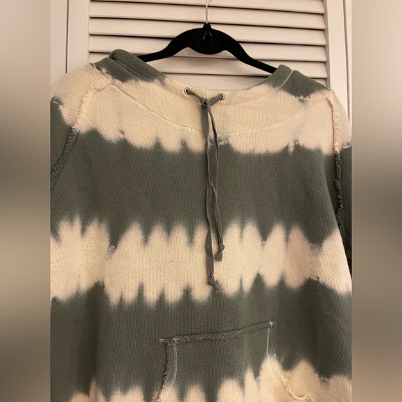 NWT tie-dye hoodie by the brand Vintage Havana, - Picture 2 of 10